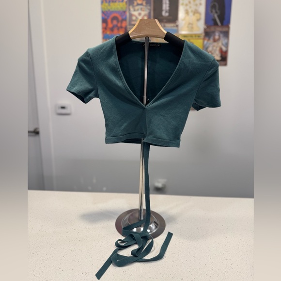 Forrest Green V-Neck Crop Top - Picture 1 of 3
